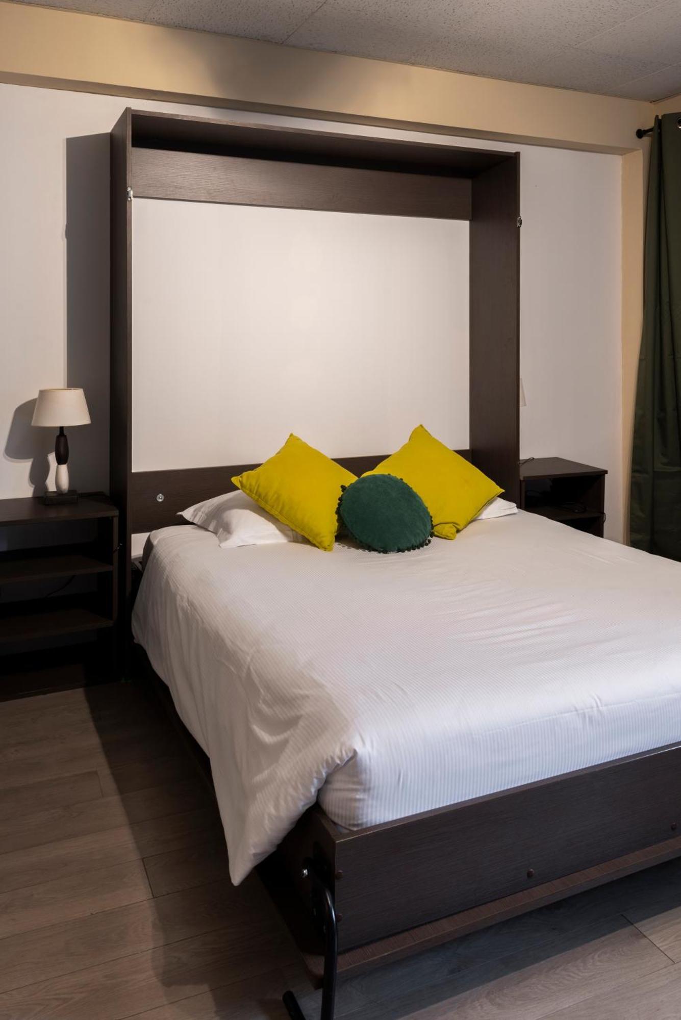 Logis Hotel-Restaurant Saint Romain Anse Pokoj fotografie