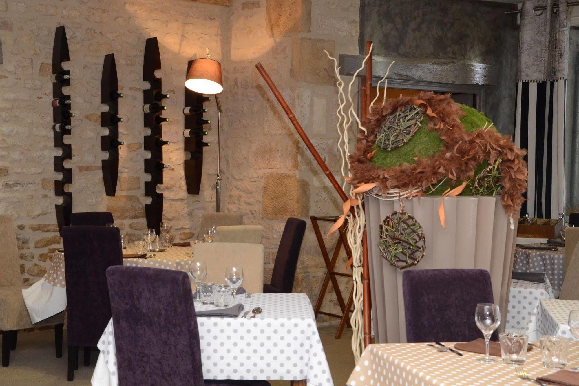 Logis Hotel-Restaurant Saint Romain Anse Exteriér fotografie