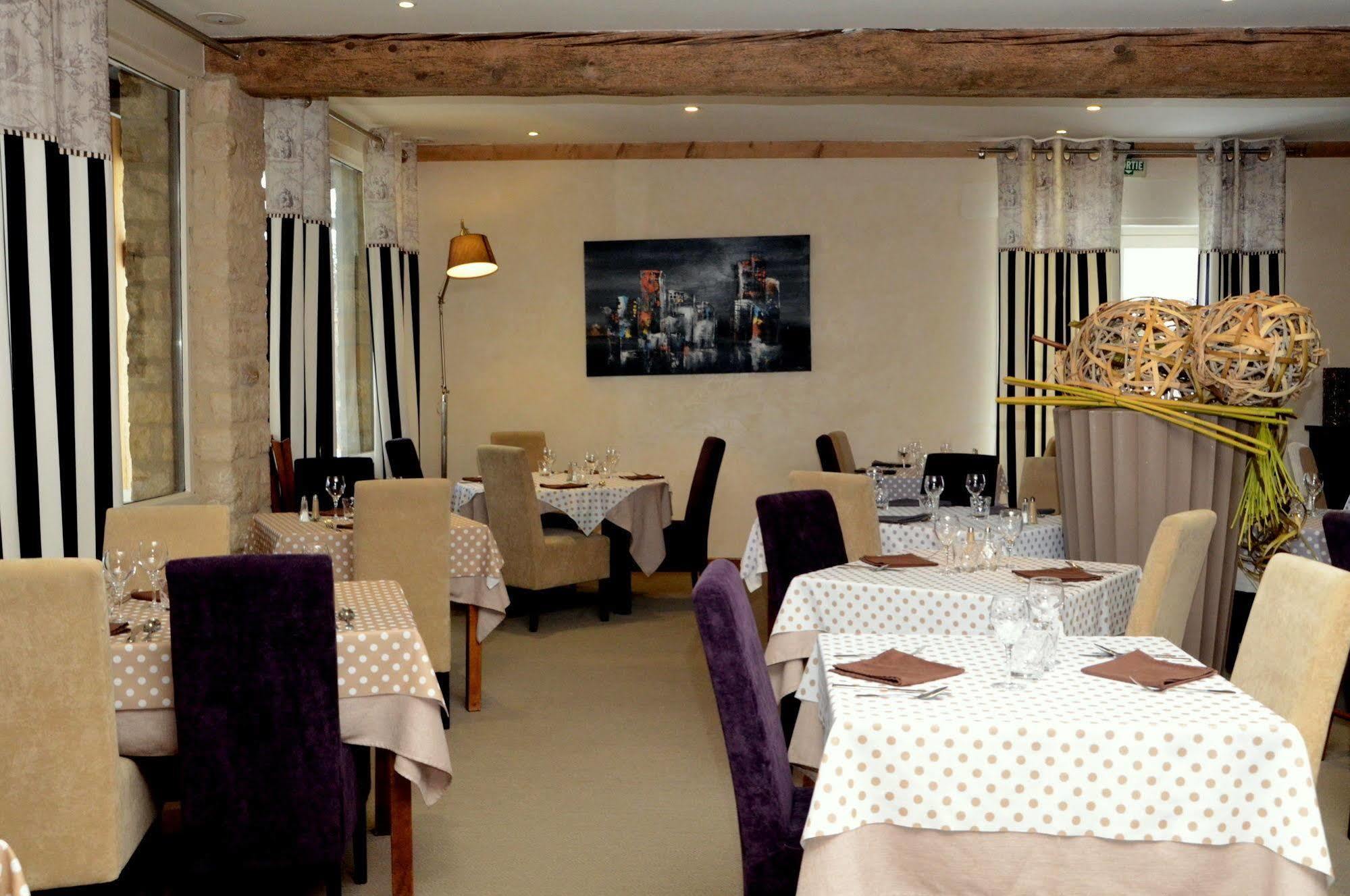 Logis Hotel-Restaurant Saint Romain Anse Exteriér fotografie